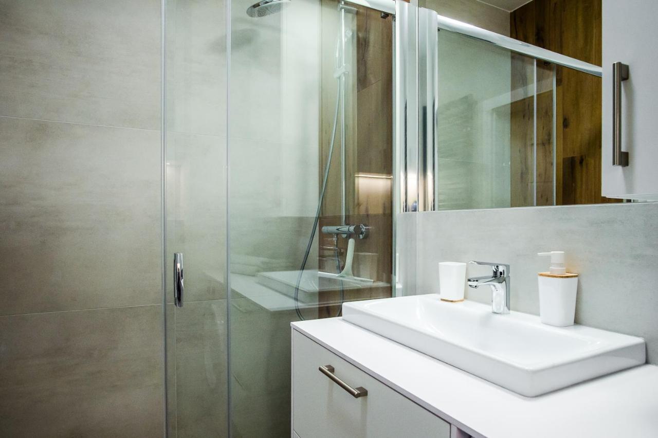Shipyard Gdansk Apartment - Free Private Parking エクステリア 写真